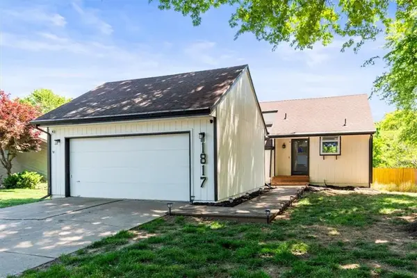 1817 NE Gatewood Drive, Lee's Summit, MO 64086