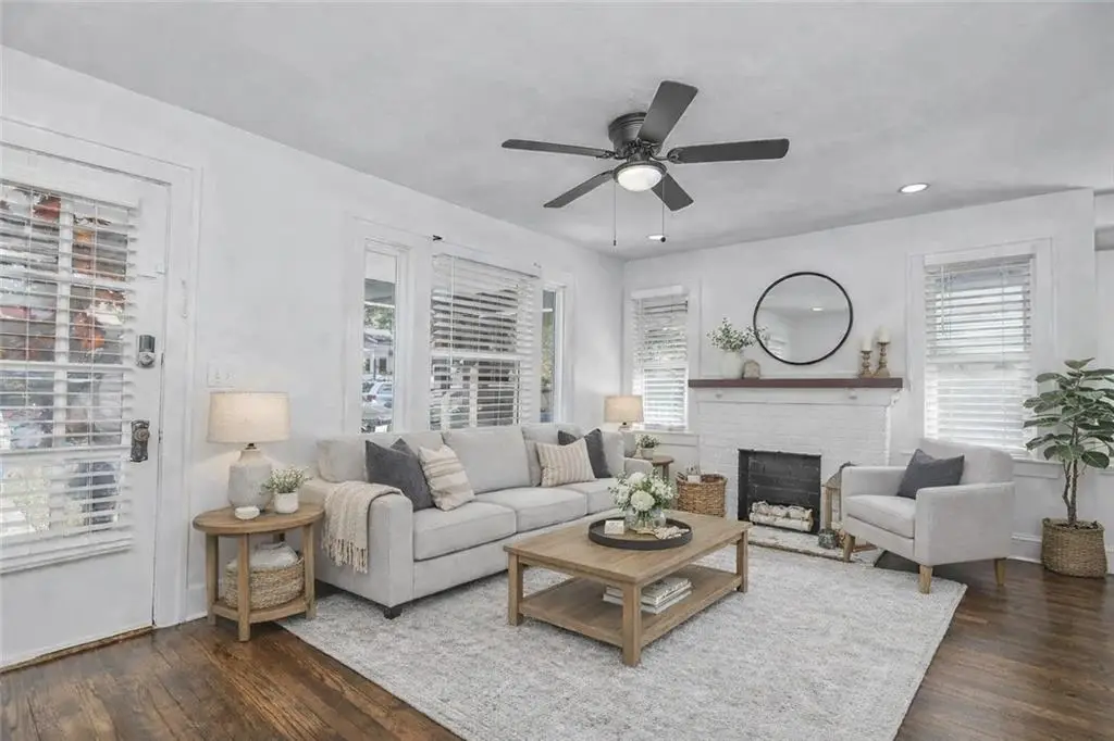 5528 Woodland Avenue, Kansas City, MO 64110 - #1