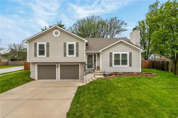 1600 NE Whitestone Drive, Lee's Summit, MO 64086