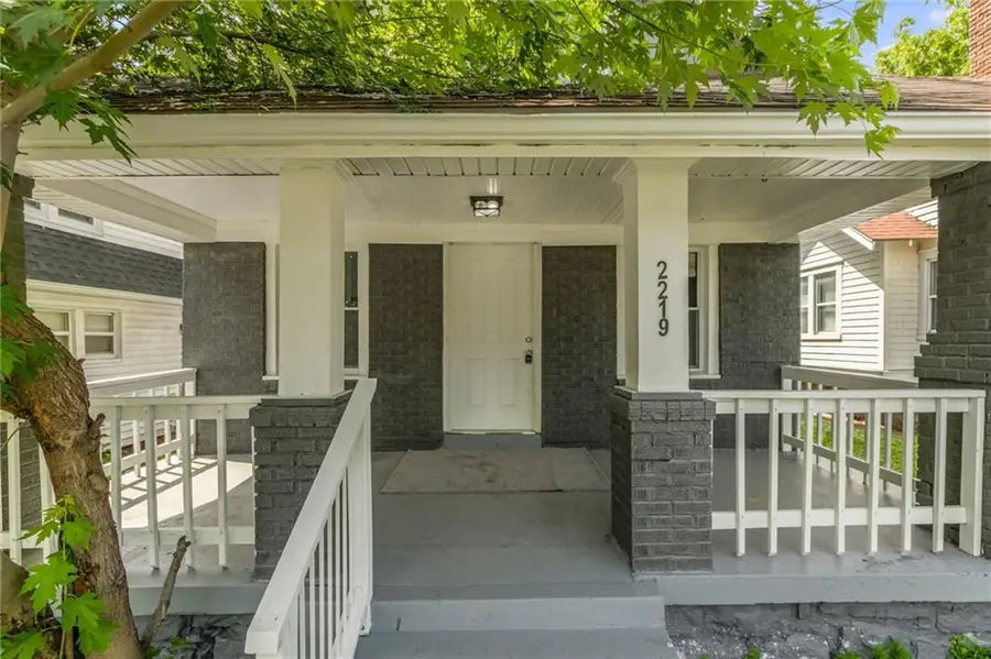 2219 E Meyer Boulevard, Kansas City, MO 64132 - #3