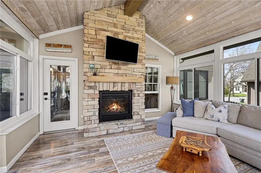 5420 W 132nd Terrace, Overland Park, KS 66209 - #3