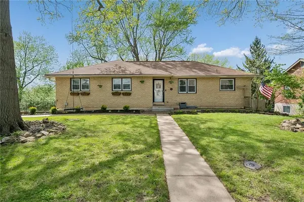 904 Ridgeway Drive, Liberty, MO 64068