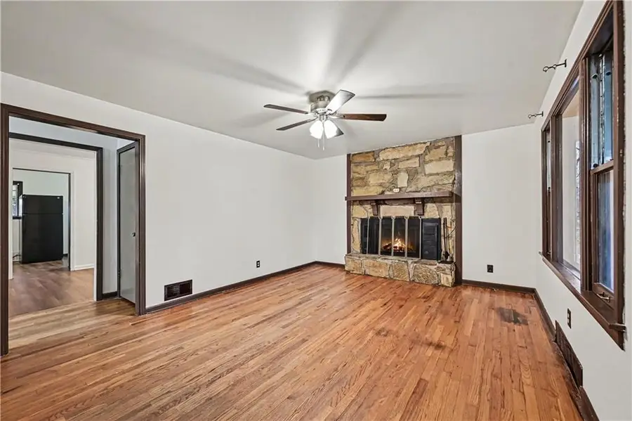 5015 N Chelsea Avenue, Kansas City, MO 64119 - #3