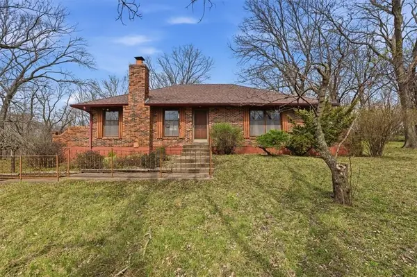 27934 W 85th Terrace, De Soto, KS 66018