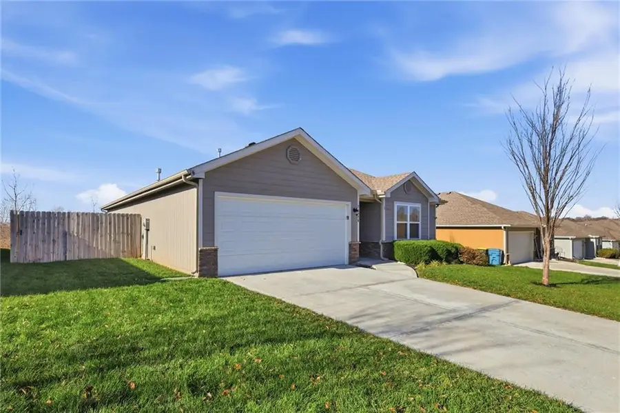 21826 Franklin Street, Spring Hill, KS 66083 - #3