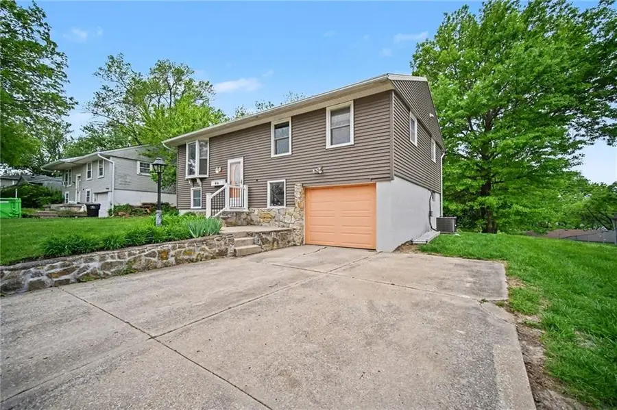 816 N Tepee Drive, Independence, MO 64056 - #3