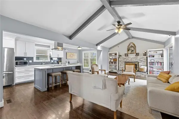 10014 Rosehill Road, Lenexa, KS 66215