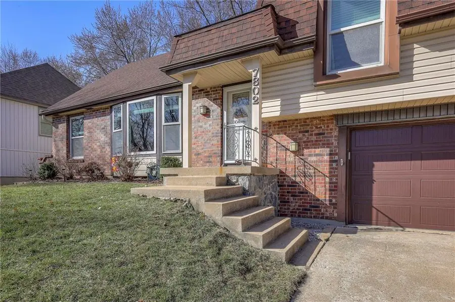 7802 Westgate Drive, Lenexa, KS 66216 - #2