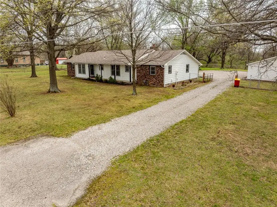 101 W North County Road, Frontenac, KS 66763 - #3