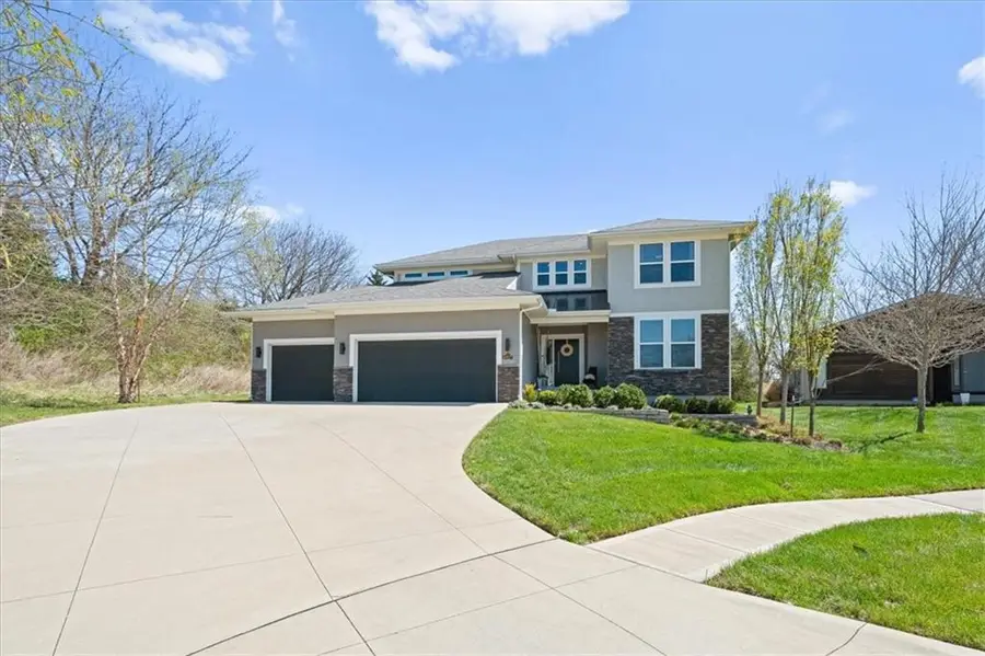 6927 Glenn Lane, Parkville, MO 64152 - #3