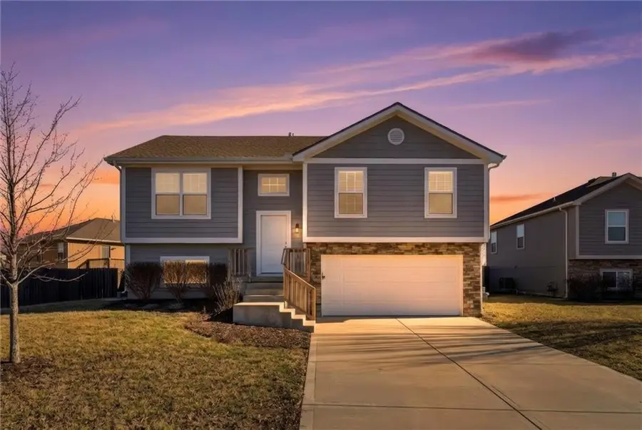 17189 S Pratt Street, Gardner, KS 66030 - #2