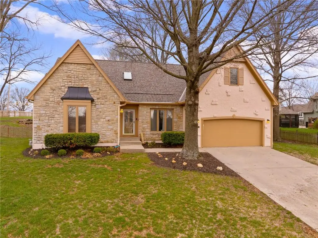 5826 Oakview Street, Shawnee, KS 66216 - #1