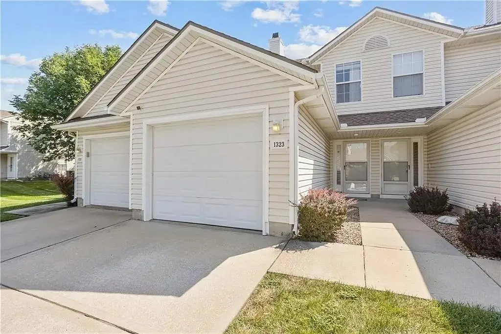 1323 SE Lexington Avenue, Lees Summit, MO 64081 - #1