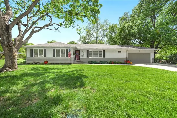 4201 W 98th Terrace, Overland Park, KS 66207