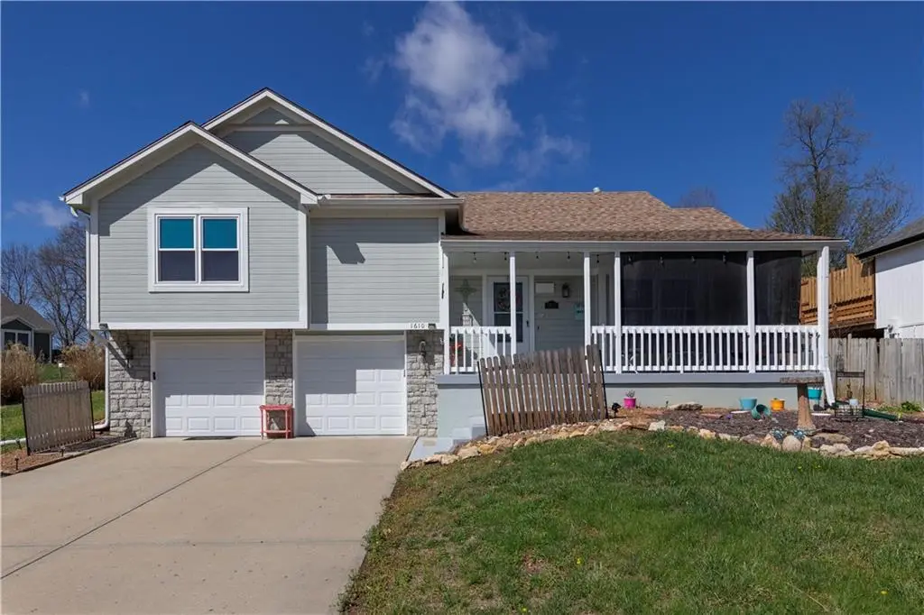 1610 S 105th Street, Edwardsville, KS 66111 - #1