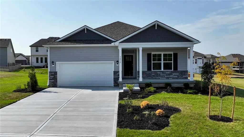 206 Lake Meadows Drive, Smithville, MO 64089 - #1