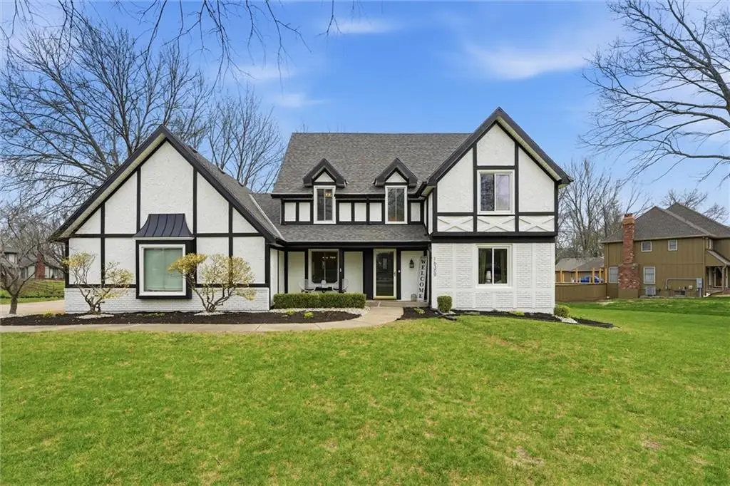 16309 Glenwood Street, Stilwell, KS 66085 - #1