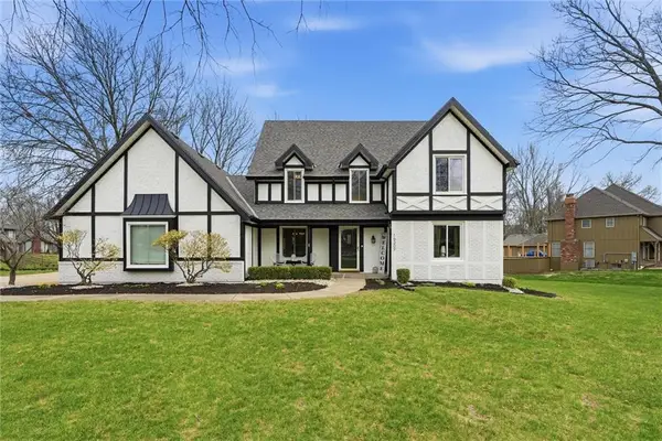 16309 Glenwood Street, Stilwell, KS 66085