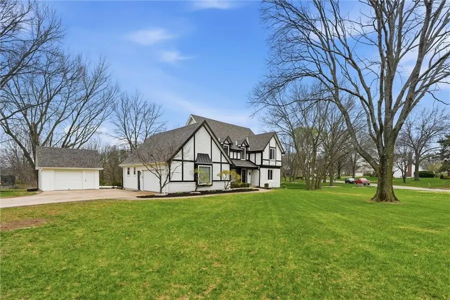 16309 Glenwood Street, Stilwell, KS 66085 - #3