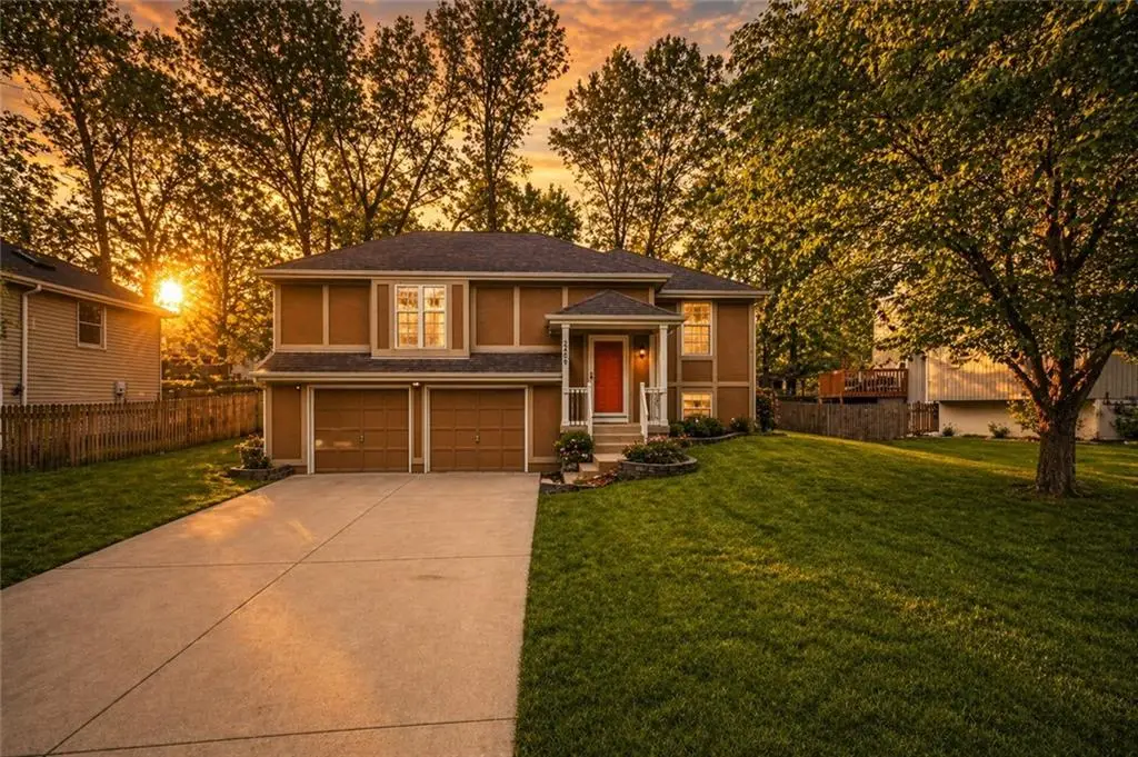 2405 NE Carousel Circle, Lees Summit, MO 64086 - #1