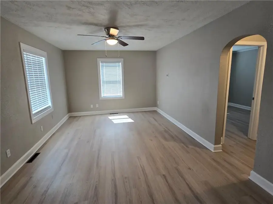 708 Pine Street, Belton, MO 64012 - #2