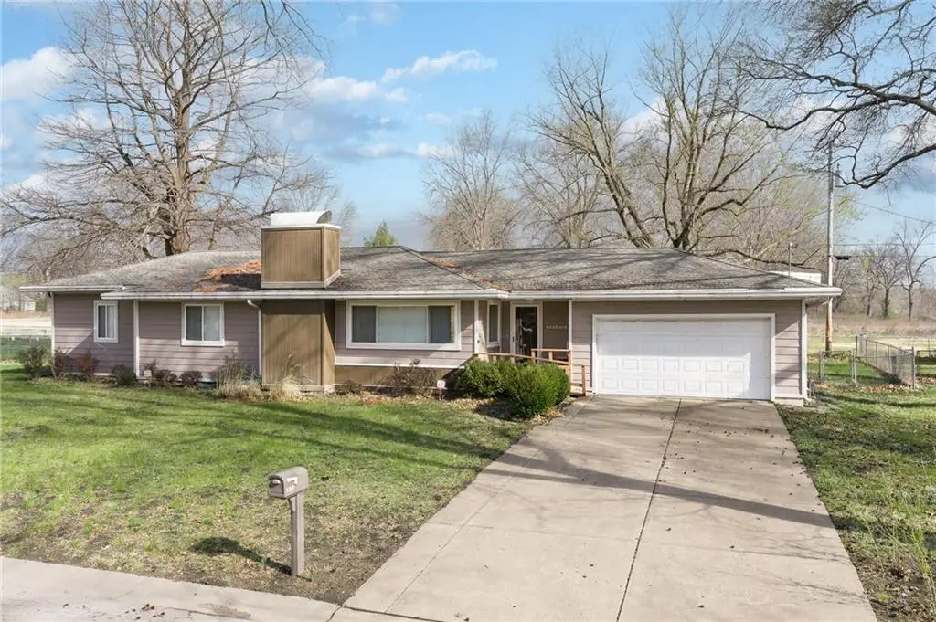 139 Woodland Road, Lansing, KS 66043 - #1