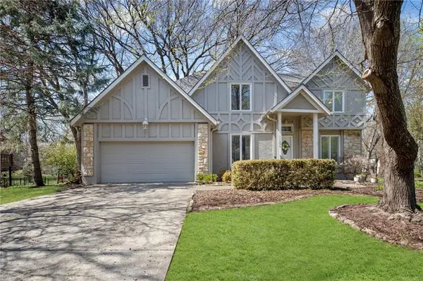 11606 Hemlock Street, Overland Park, KS 66210