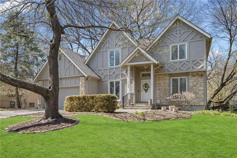 11606 Hemlock Street, Overland Park, KS 66210 - #3