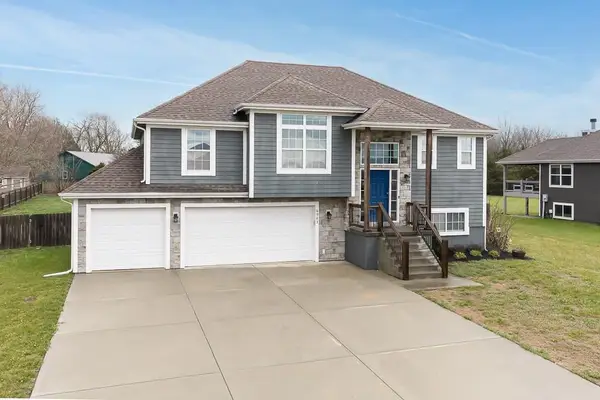 6983 141st Street, Basehor, KS 66007