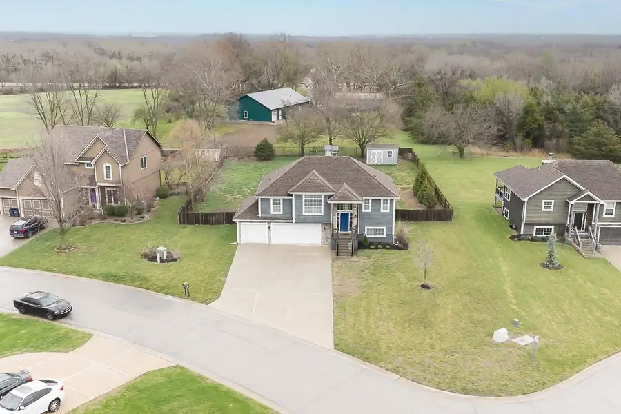 6983 141st Street, Basehor, KS 66007 - #2