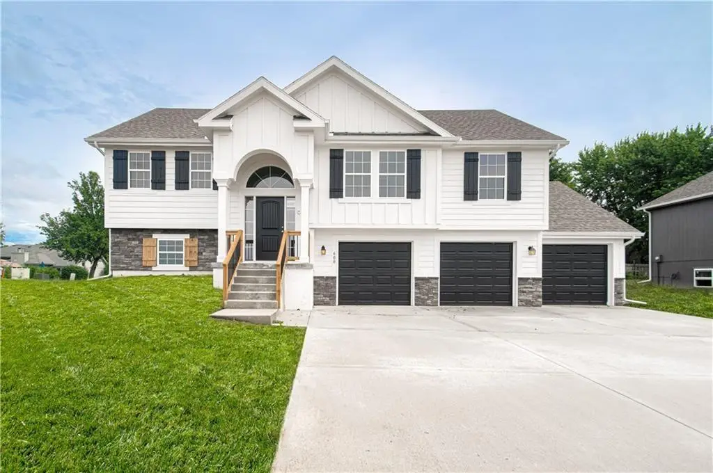 10135 N Poplar Avenue, Kansas City, MO 64156 - #1