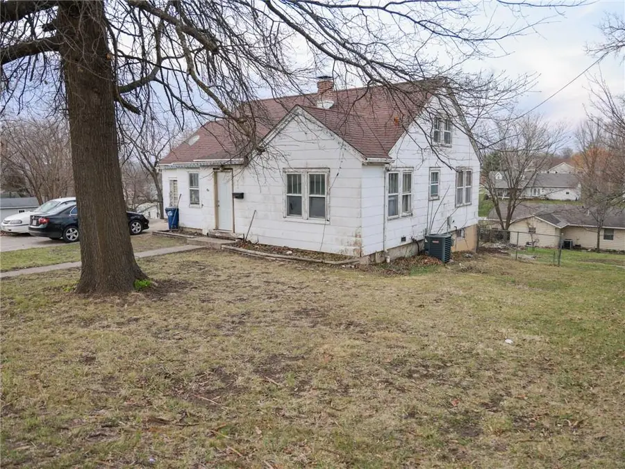 903 E Grant Street, Princeton, MO 64673 - #2