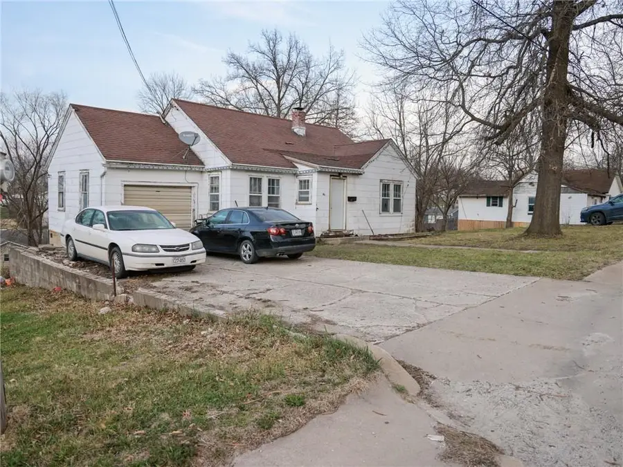 903 E Grant Street, Princeton, MO 64673 - #3