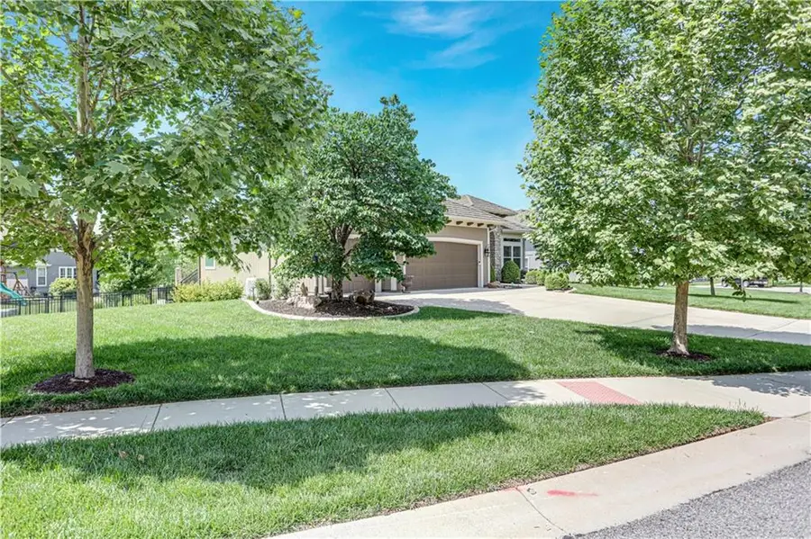 9702 Shady Bend Circle, Lenexa, KS 66227 - #2