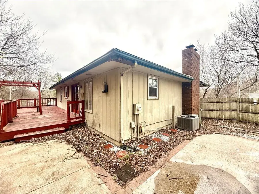 3112 Hampton Road, Saint Joseph, MO 64505 - #2