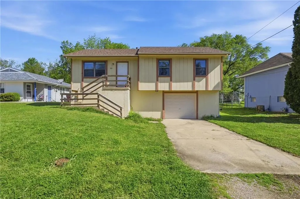 711 Park Street, Clinton, MO 64735 - #1