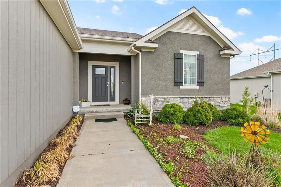 20804 W 189th Street, Spring Hill, KS 66083 - #3