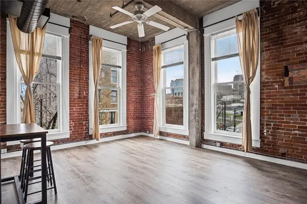 113 W 5th Street #206, Kansas City, MO 64105