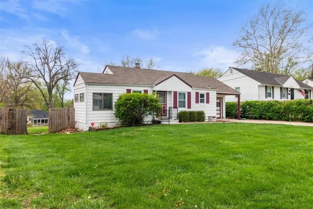 9601 E 68th Street, Raytown, MO 64133 - #1