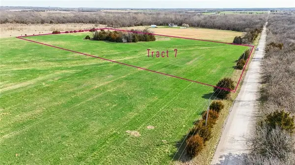 0002 N 1 Road, Baldwin City, KS 66006