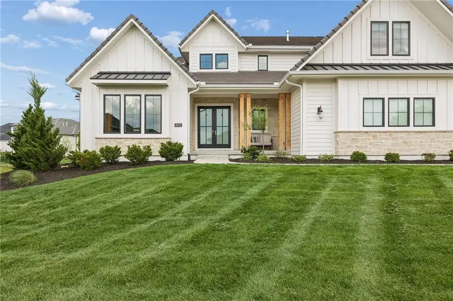 10711 W 173rd Terrace, Overland Park, KS 66221 - #3