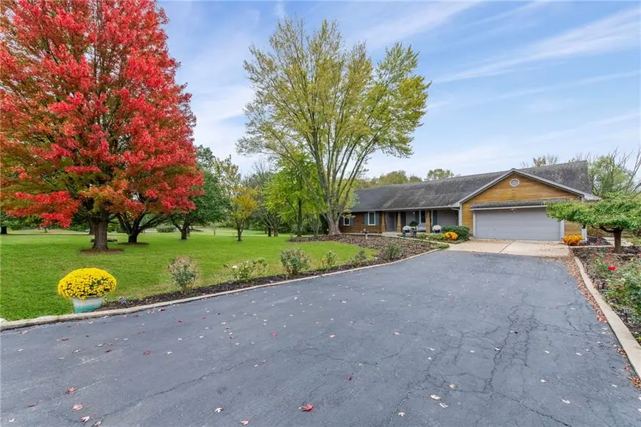 201 E 177th Street, Belton, MO 64012 - #2