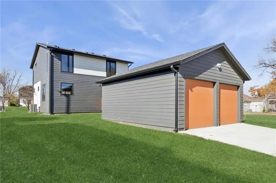 2605 W Paseo Boulevard, Kansas City, MO 64108 - #3