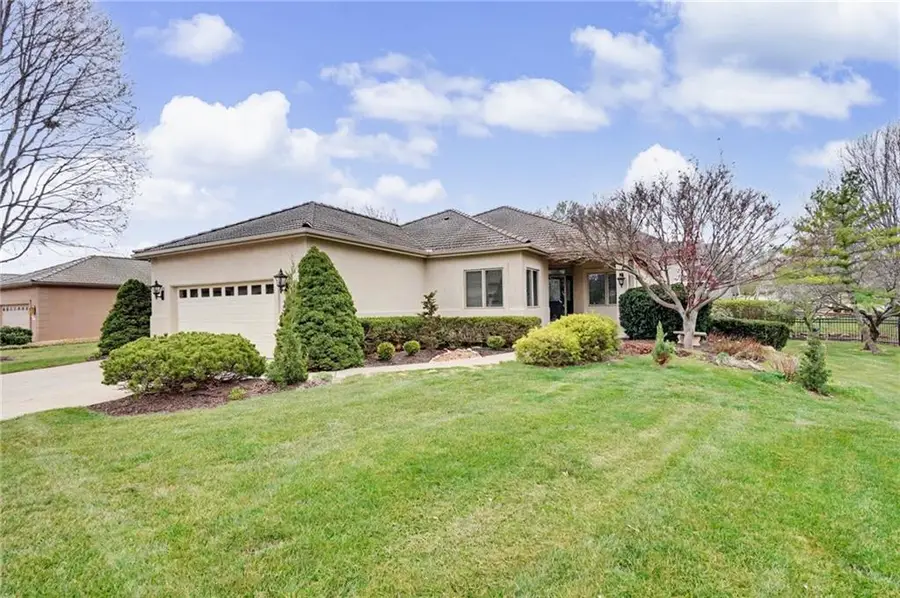 5727 Villa Drive, Lawrence, KS 66047 - #2