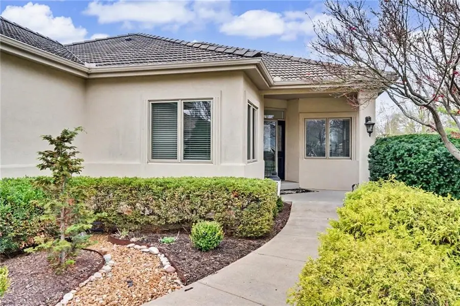 5727 Villa Drive, Lawrence, KS 66047 - #3