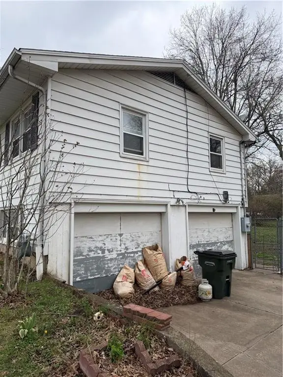 616 Santa Fe Street, Leavenworth, KS 66048 - #3