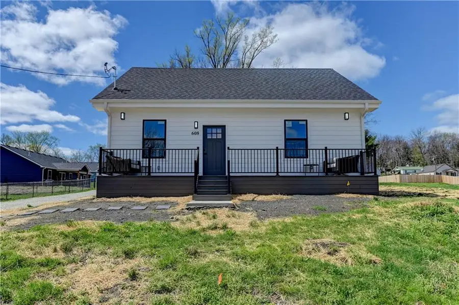 608 S Camden Street, Richmond, MO 64085 - #2