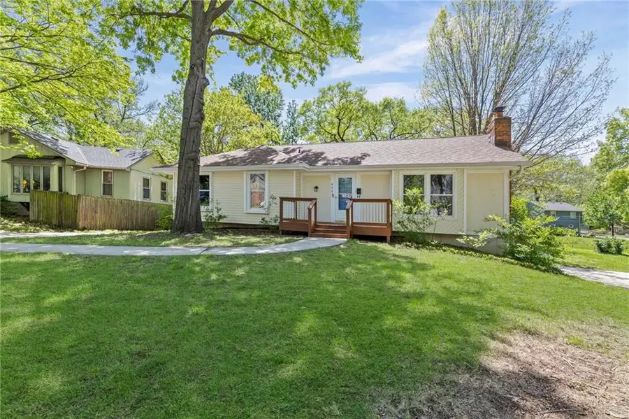 8205 W 57th Terrace, Merriam, KS 66202 - #3