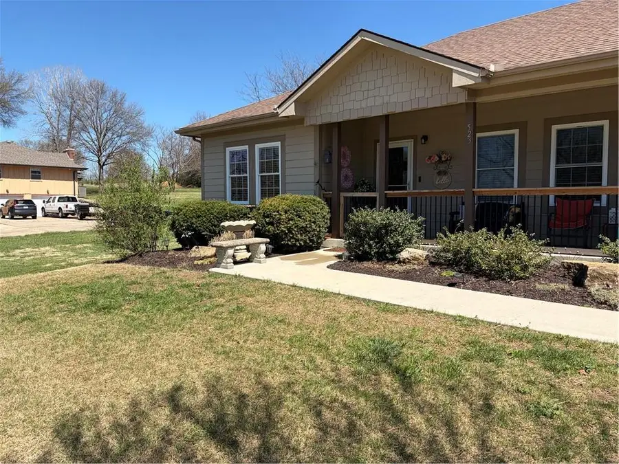 523 S 134th Street, Bonner Springs, KS 66012 - #3