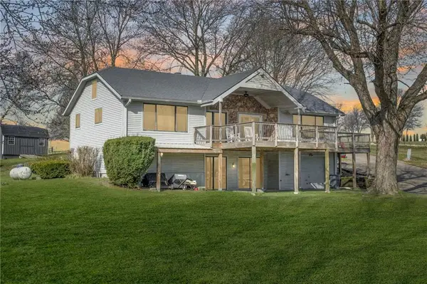 150 Yacht Club Circle, Altamont, MO 64640